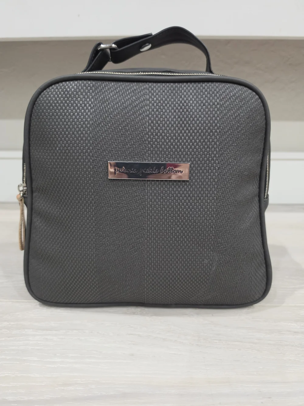 Petunia Pickle Bottom Tandem Bottle & Lunch Tote in Carbon